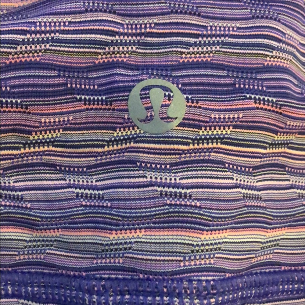 Patterned Lululemon Crops!! - Picture 2 of 3